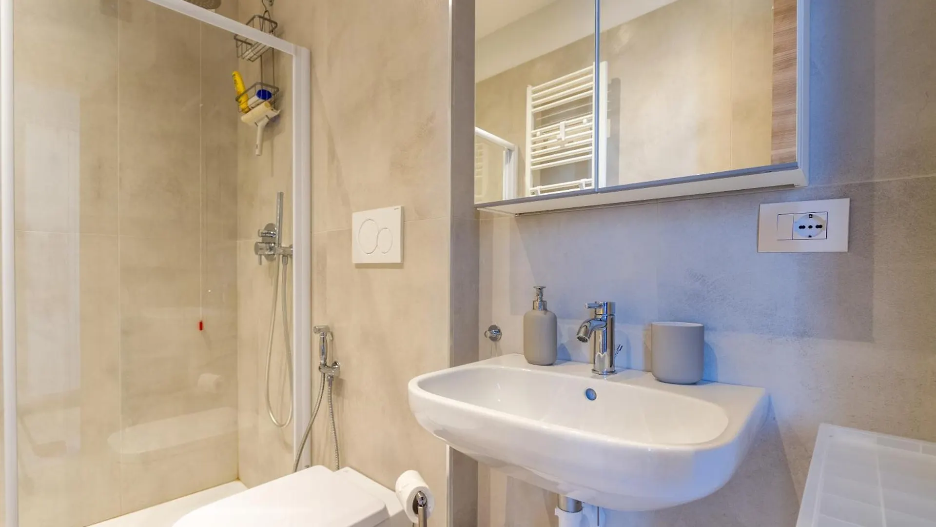 La Casa Di Tessa - Navigli Apartments Mediolan